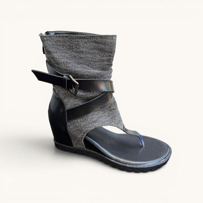 Bota Sandalia medio alto con correa